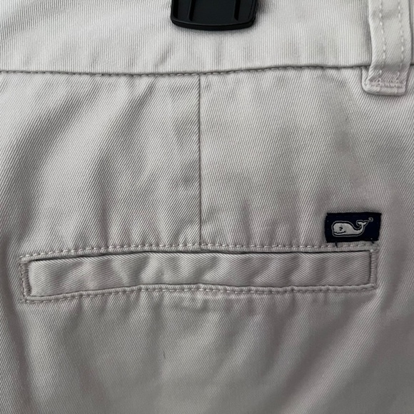 Vineyard Vines Sz 2 Khaki Shorts - Picture 5 of 7